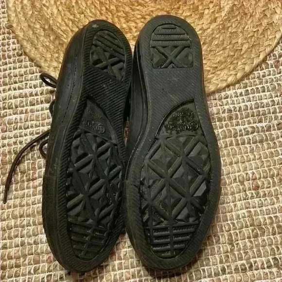 Converse - Picture 3 of 7